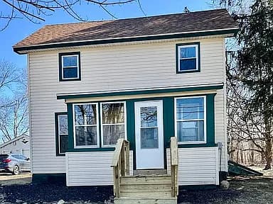 131 Woodstock St — exterior photo