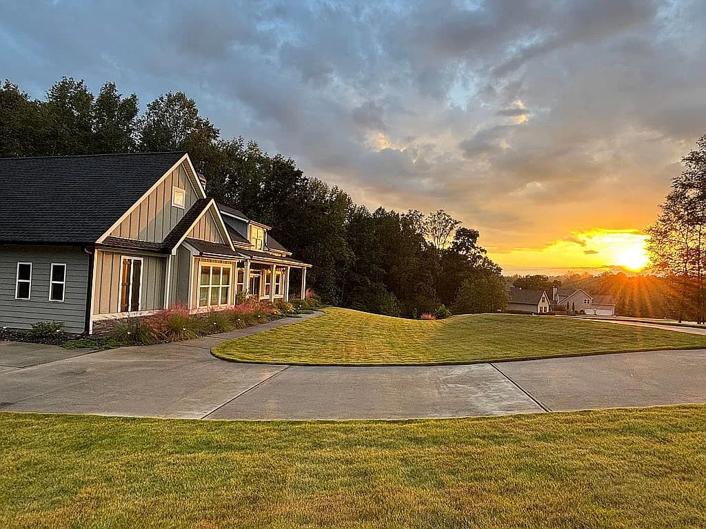 30 Jacksons Creek Dr — exterior photo