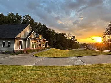 30 Jacksons Creek Dr — exterior photo