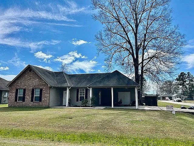 40190 Pecan Allee Dr — exterior photo