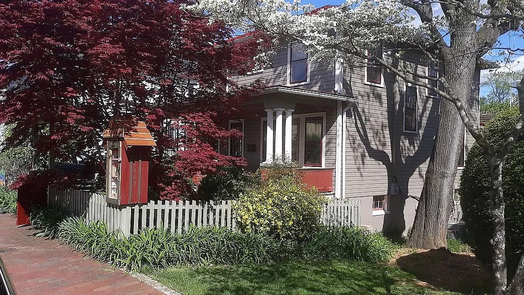 315 Sherwood Ave — exterior photo