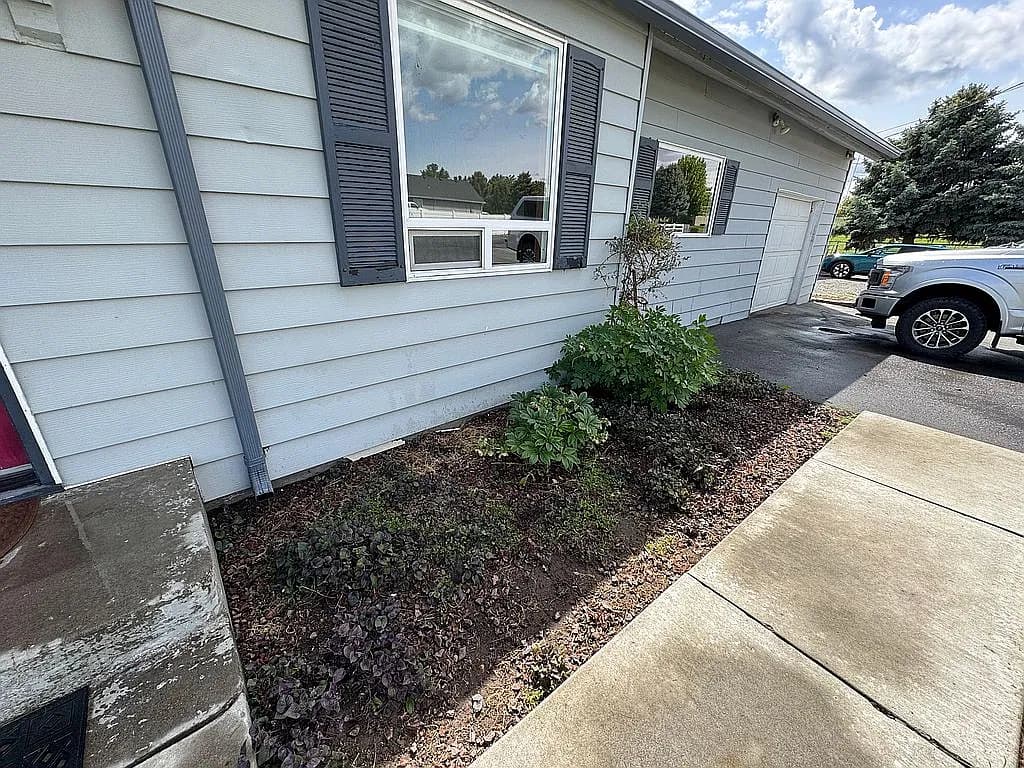1000 Nagler Rd — exterior photo