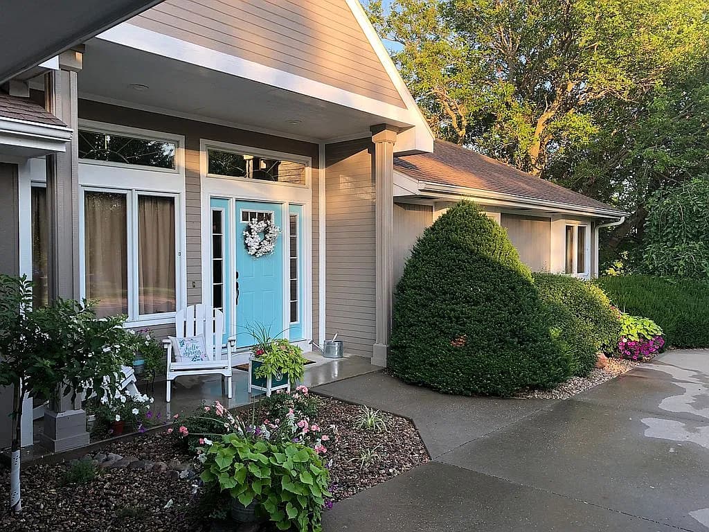 18775 Evergreen Ter — exterior photo