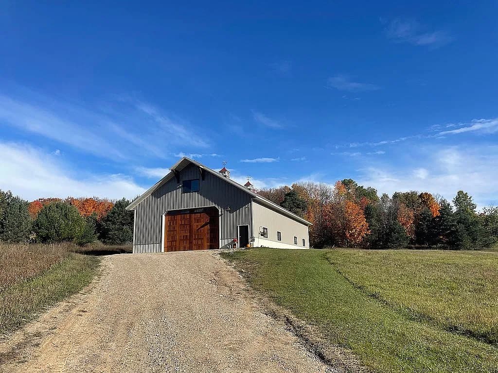 3264 Ritt Rd — exterior photo