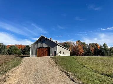 3264 Ritt Rd — exterior photo