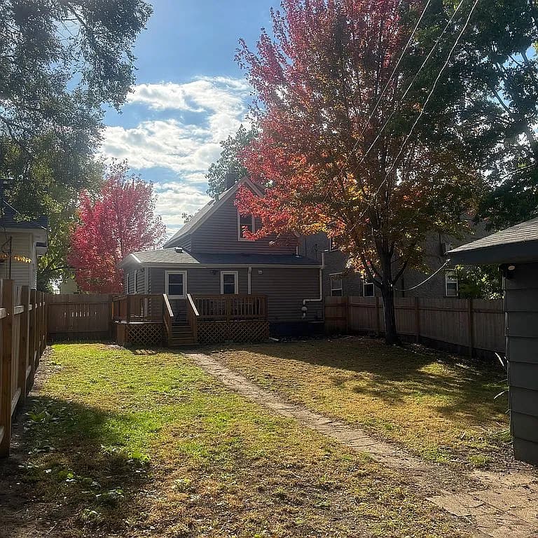 1655 Sherburne Ave — exterior photo