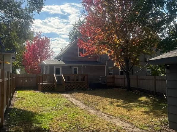 1655 Sherburne Ave — exterior photo