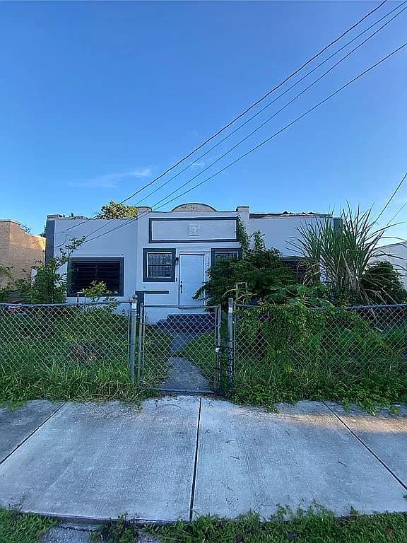 1275 NW 55th St — exterior photo