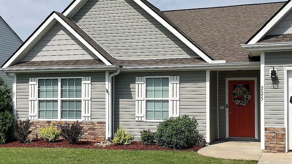 225 Catterick Way — exterior photo