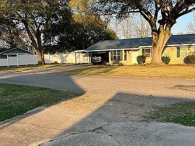 847 Louisiana Ave — exterior photo
