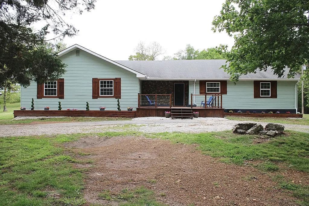 12626 Highway K — exterior photo