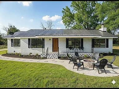 240 Cole Rd — exterior photo