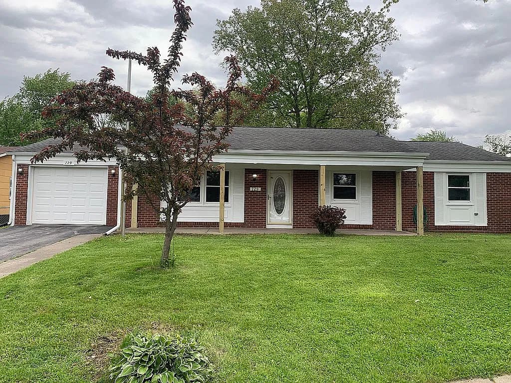 729 Governor Rd S — exterior photo