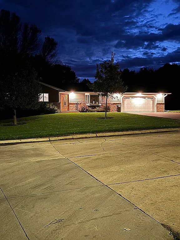 625 Westridge Dr — exterior photo