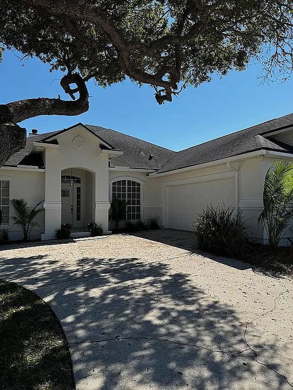 129 S Beach Dr — exterior photo