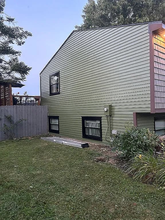 4225 Polly Ln — exterior photo