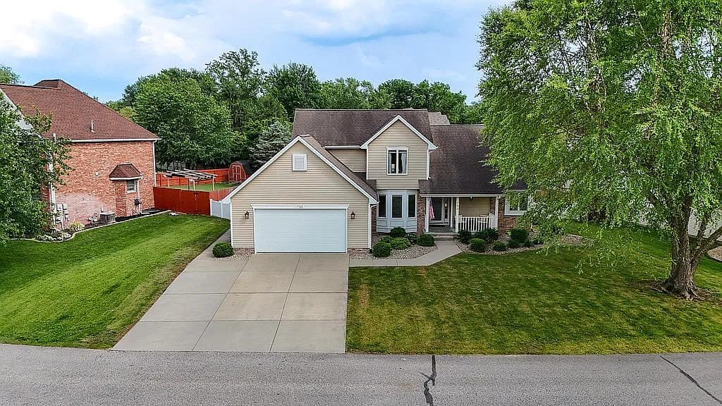 740 Coventry Dr — exterior photo