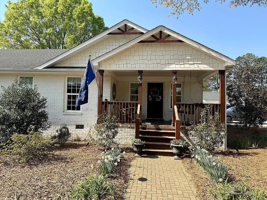 1486 Falls Rd — exterior photo