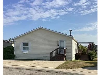 15 Ridgeway — exterior photo