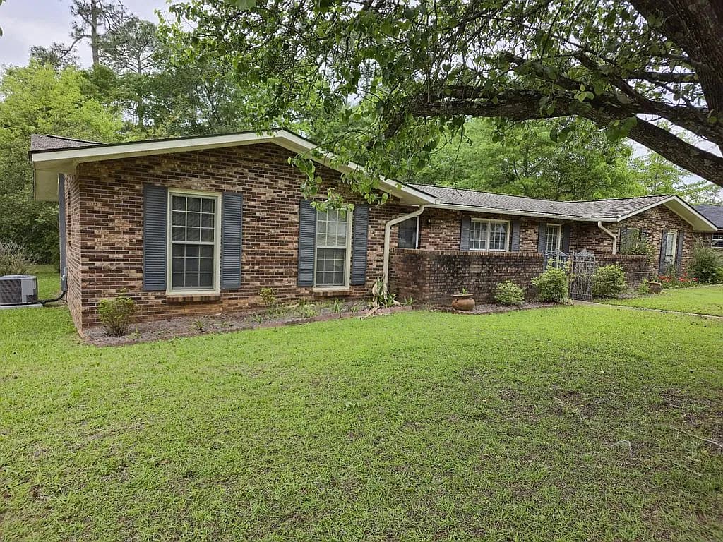 1505 Springhill Ter — exterior photo