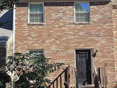 6103 Cobblestone Ct — exterior photo