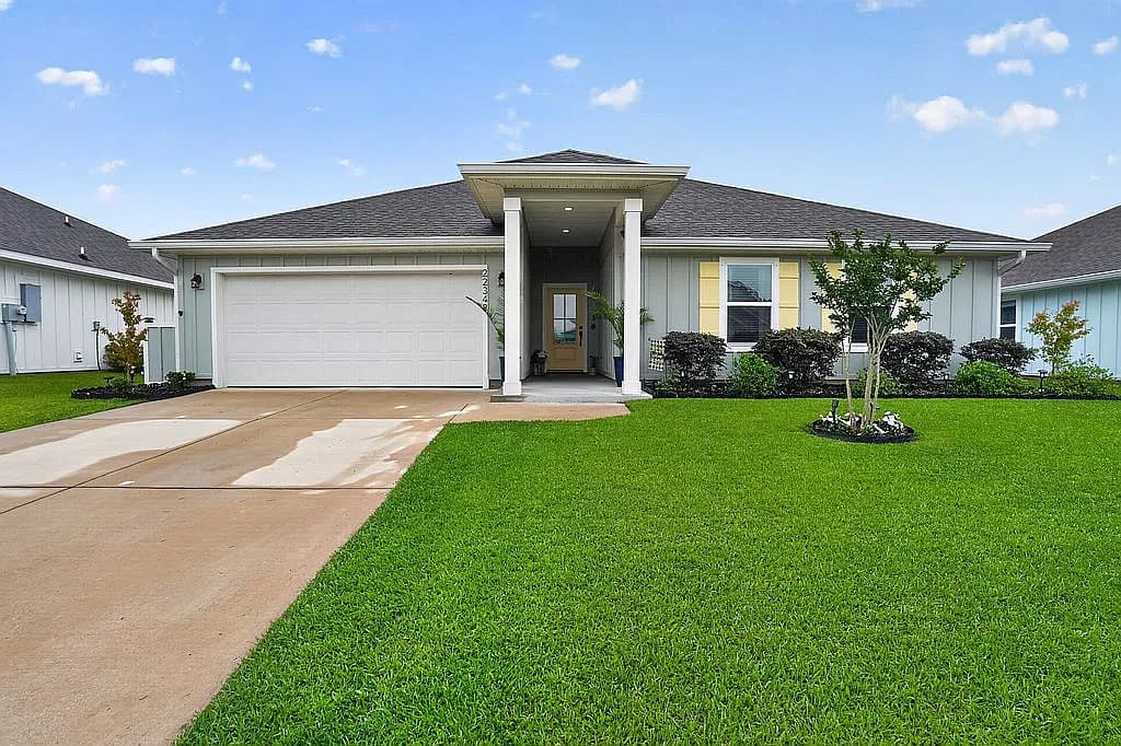22348 Early Dawn Cir — exterior photo