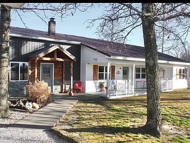 17135 S Highway 97 — exterior photo