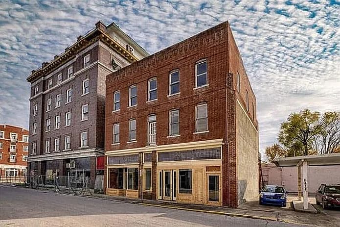 215 South St — exterior photo