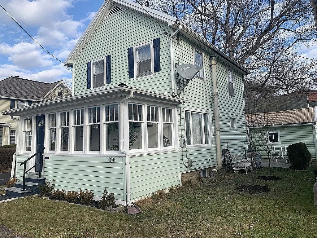 108 Dodge Ave — exterior photo