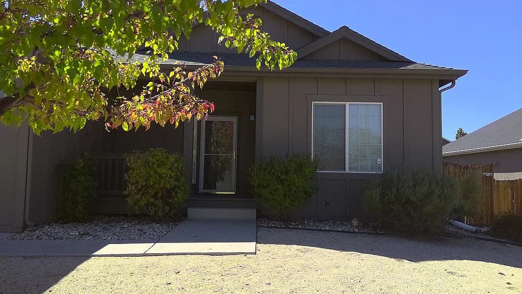 655 Beckwourth Dr — exterior photo