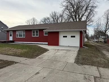 821 Ash Ave — exterior photo