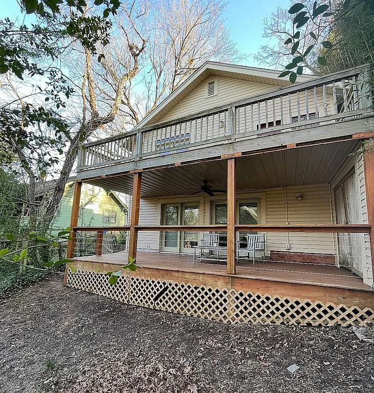 86 Annandale Ave — exterior photo