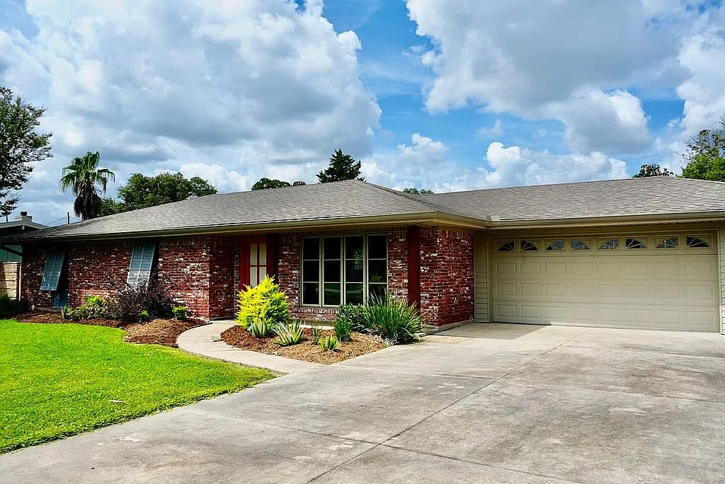 409 Alonda Dr — exterior photo