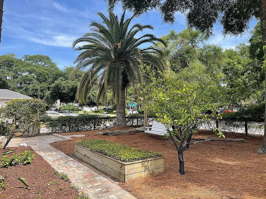 215 Sandcastle Way — exterior photo