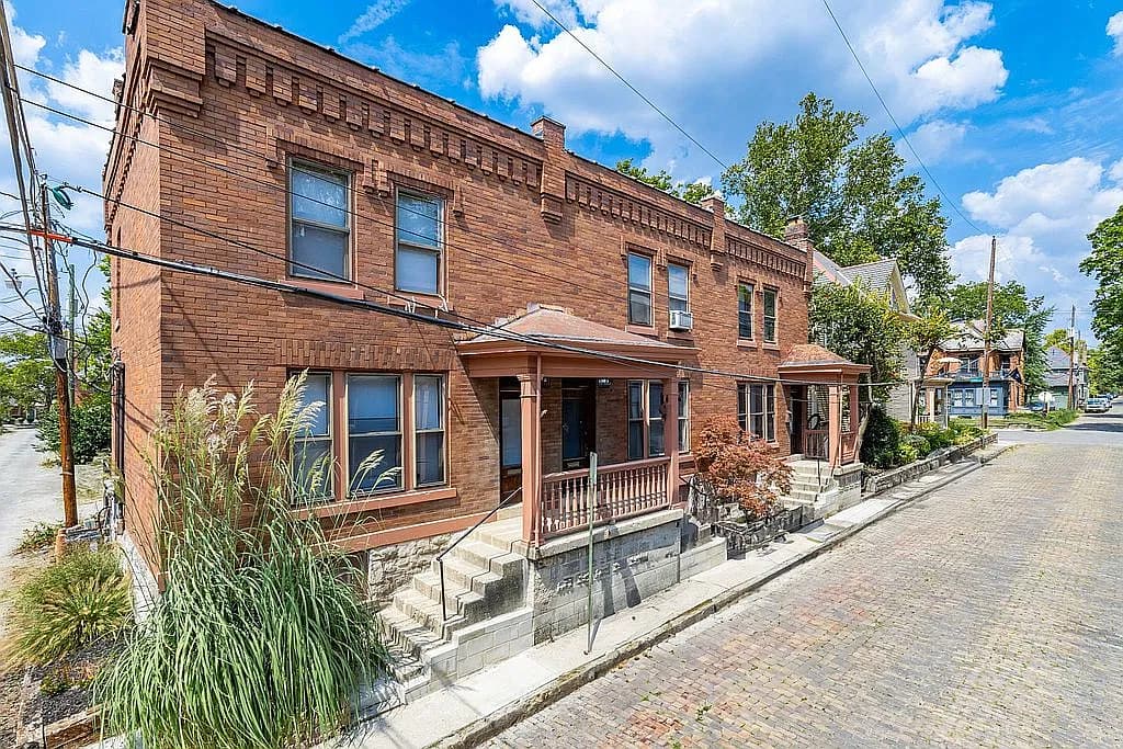 867 Delaware Ave — exterior photo