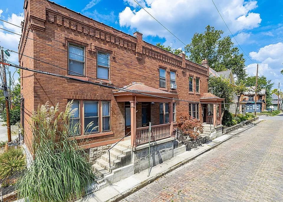 867 Delaware Ave — exterior photo