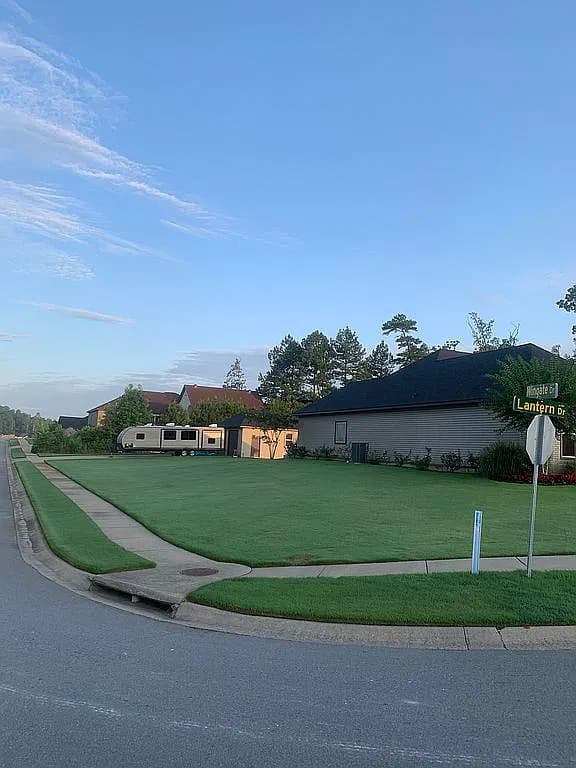 4023 Lantern Hill Dr — exterior photo