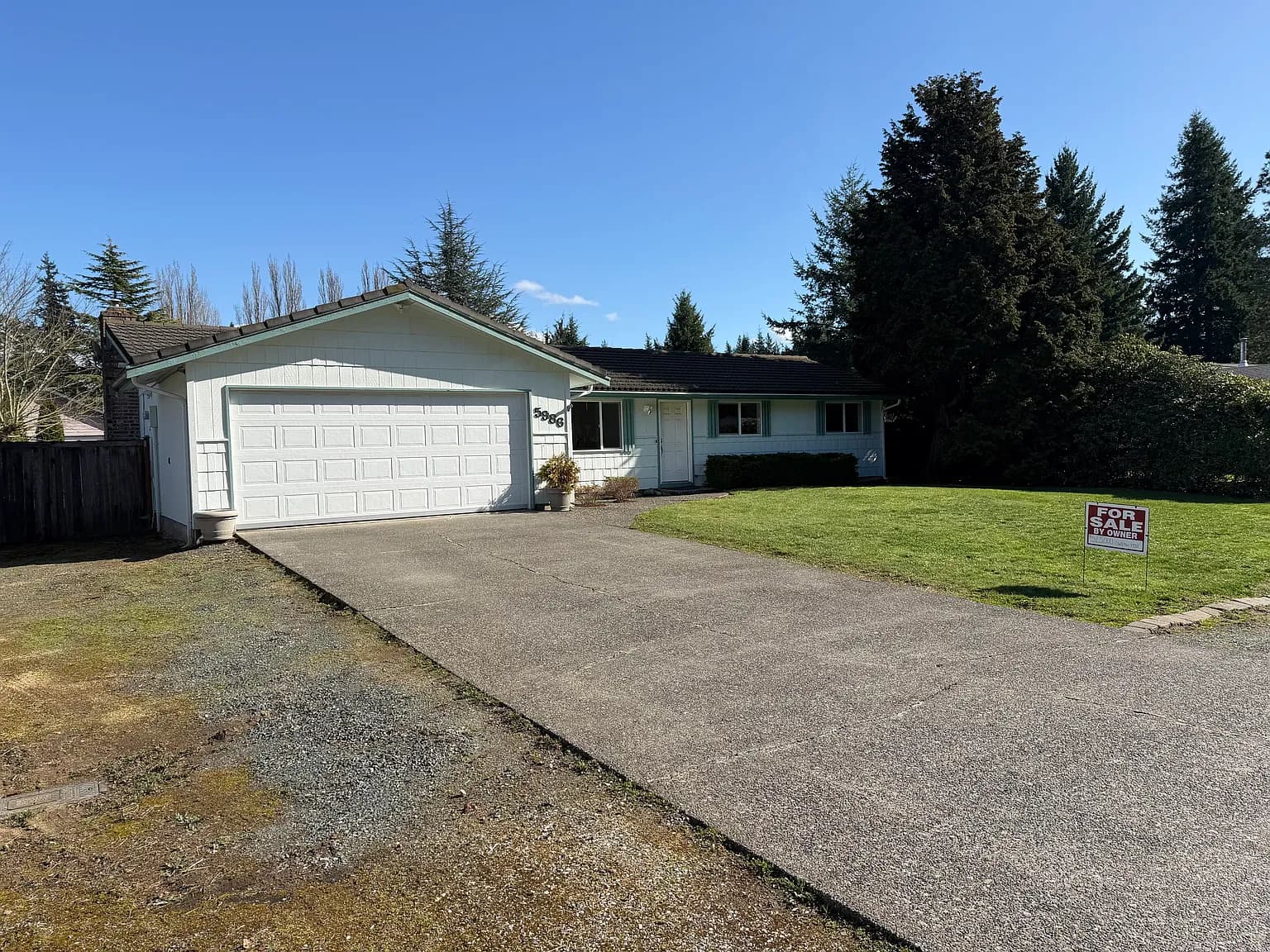 5986 Paradise Dr — exterior photo