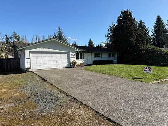 5986 Paradise Dr — exterior photo