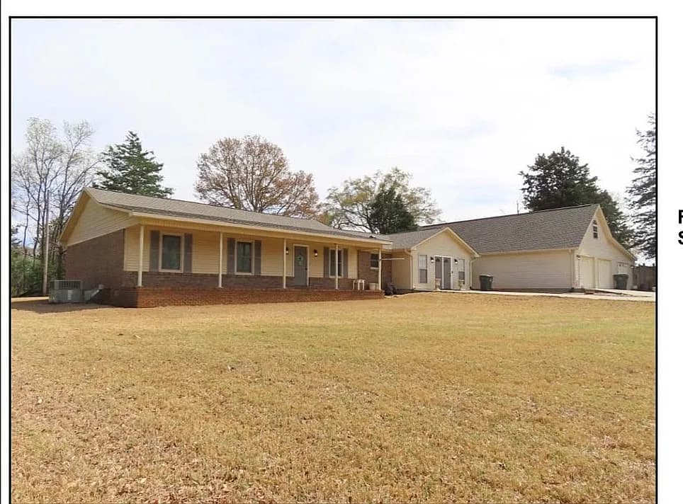 13720 County Line Rd — exterior photo