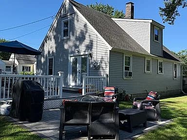 4 Anita Ave — exterior photo