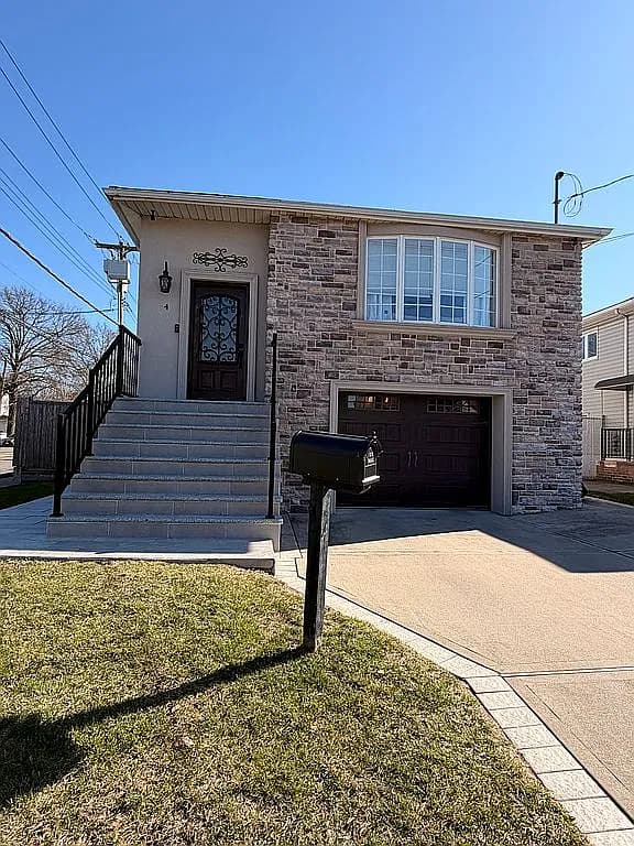 4 Perkiomen Ave — exterior photo
