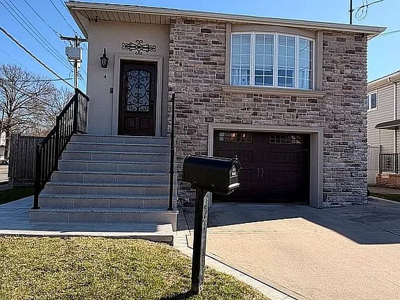 4 Perkiomen Ave — exterior photo