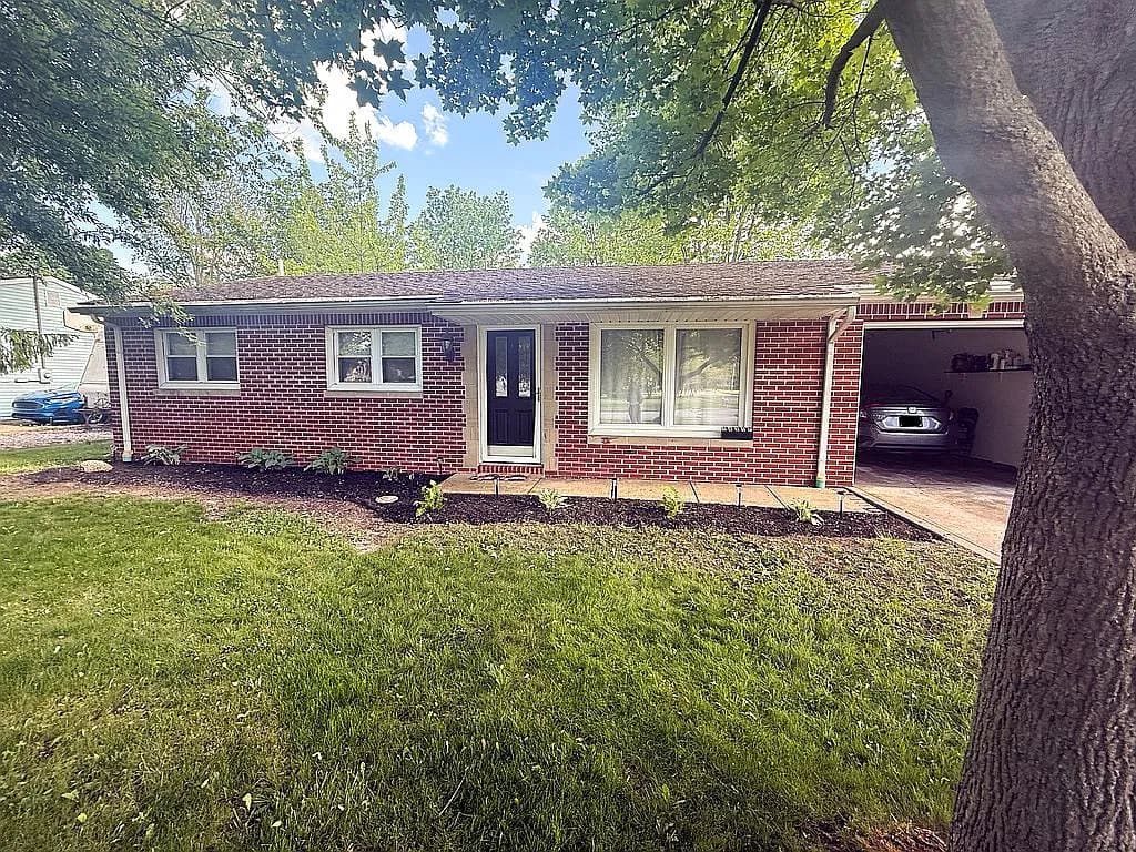 34757 Leslie Ave — exterior photo