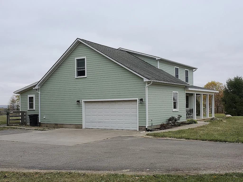 3064 Oxford Middletown Rd — exterior photo