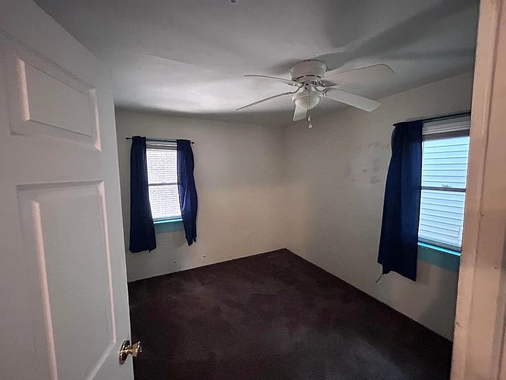217 Emelyn St — exterior photo