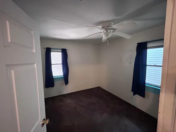 217 Emelyn St — exterior photo