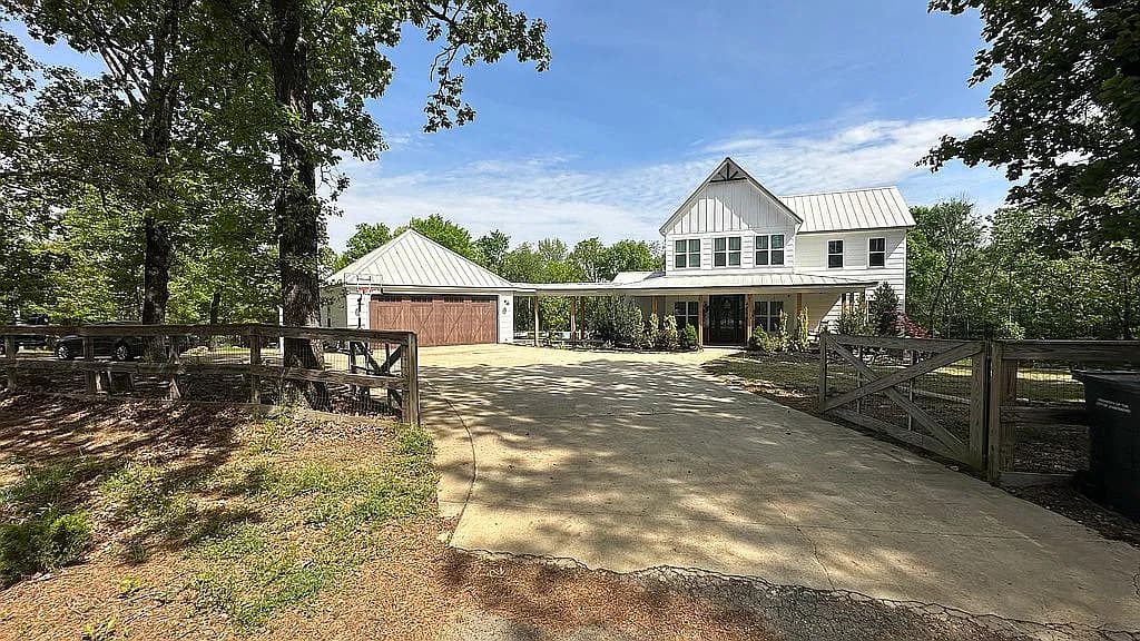 2912 Casey Springs Rd — exterior photo