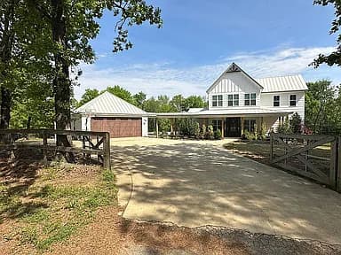 2912 Casey Springs Rd — exterior photo