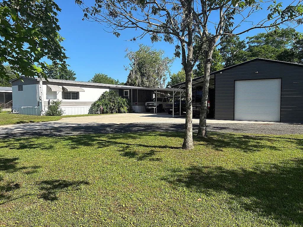 112 Edgewater Rd — exterior photo